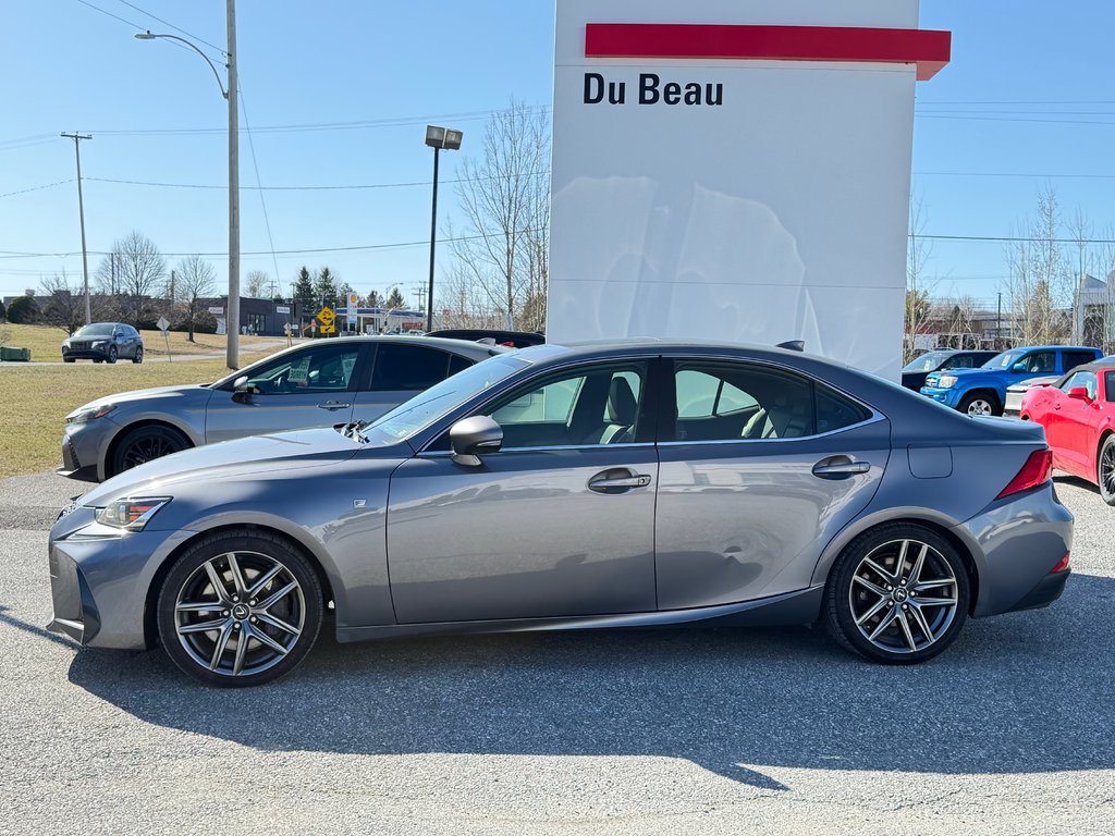 2017 Lexus IS 300 in Thetford Mines, Quebec - 7 - w1024h768px
