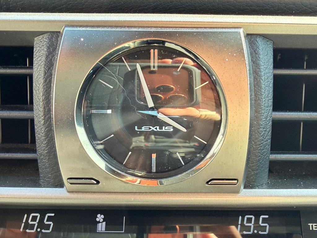 2017 Lexus IS 300 in Thetford Mines, Quebec - 44 - w1024h768px