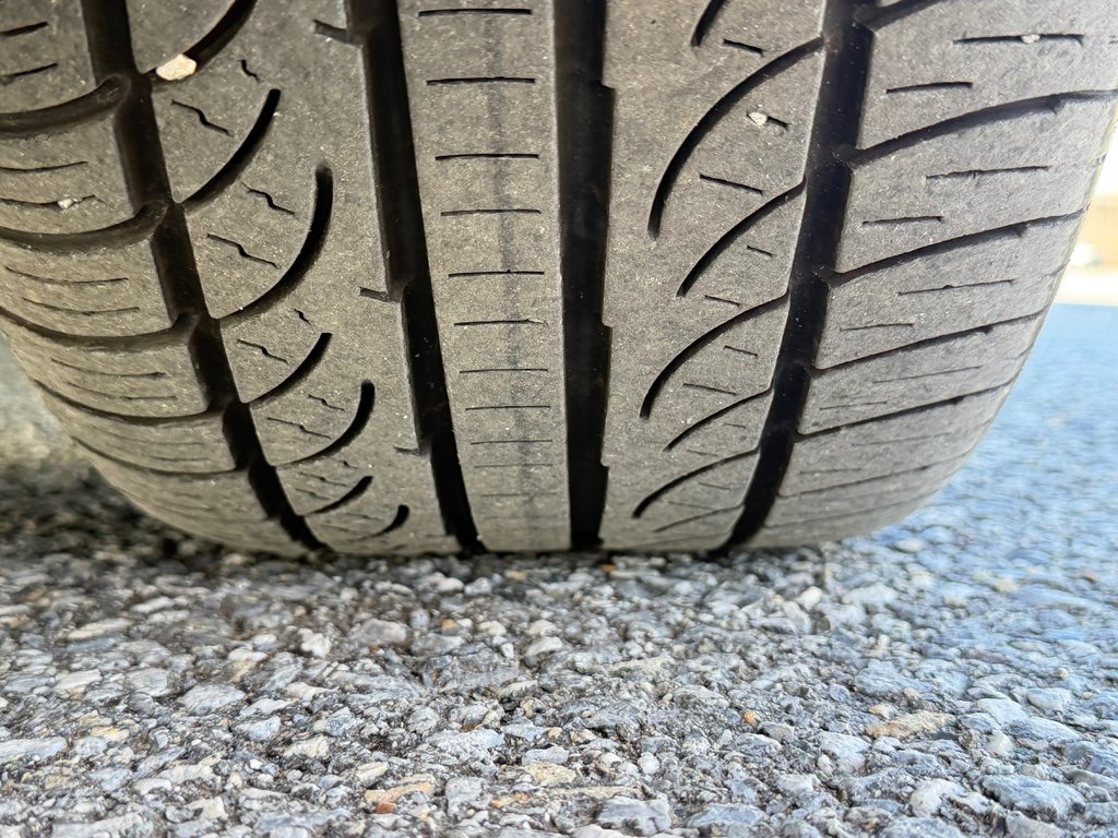 2017 Lexus IS 300 in Thetford Mines, Quebec - 15 - w1024h768px