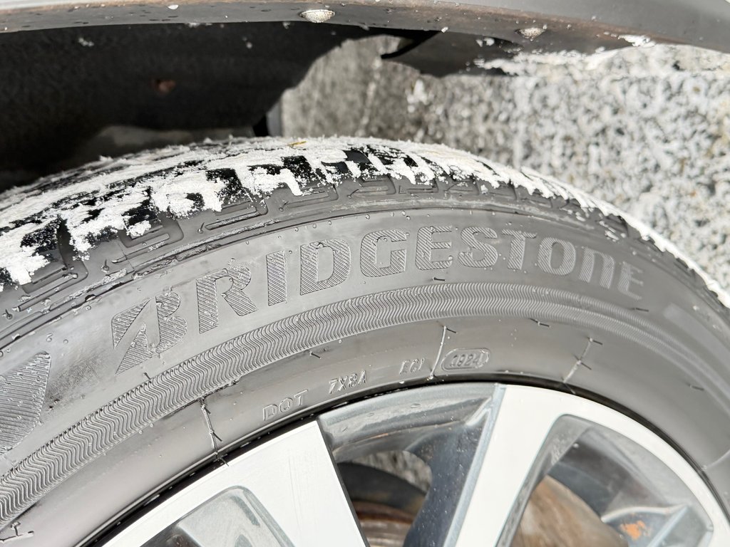 2022 Lexus RX 450h / GAR. FULL 16-03-26=100KM LEXUS / PRIX in Thetford Mines, Quebec - 17 - w1024h768px