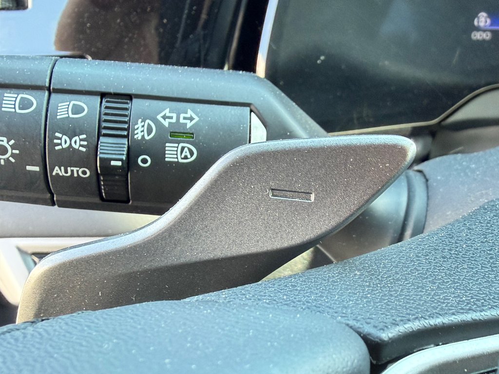 2024 Lexus RX 350 / PREMIUM / COMME NEUF / AWD / GARANTIE LEXUS 30-05-30=110km / in Thetford Mines, Quebec - 44 - w1024h768px