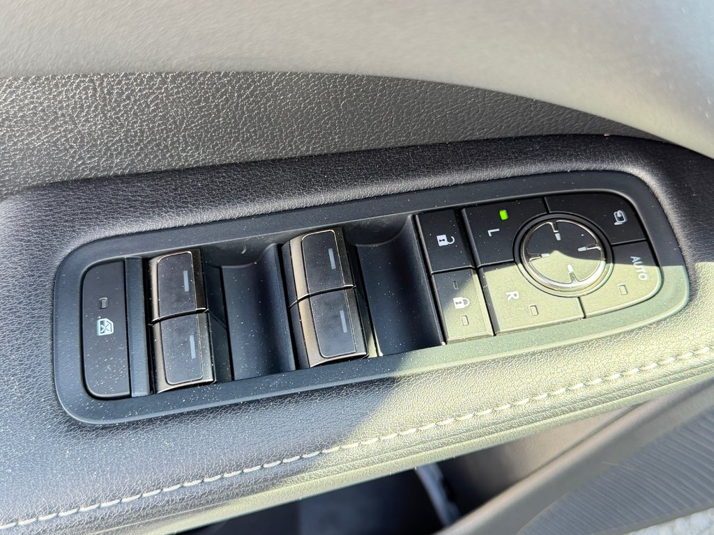 2024 Lexus RX 350 / PREMIUM / COMME NEUF / AWD / GARANTIE LEXUS 30-05-30=110km / in Thetford Mines, Quebec - 33 - w1024h768px