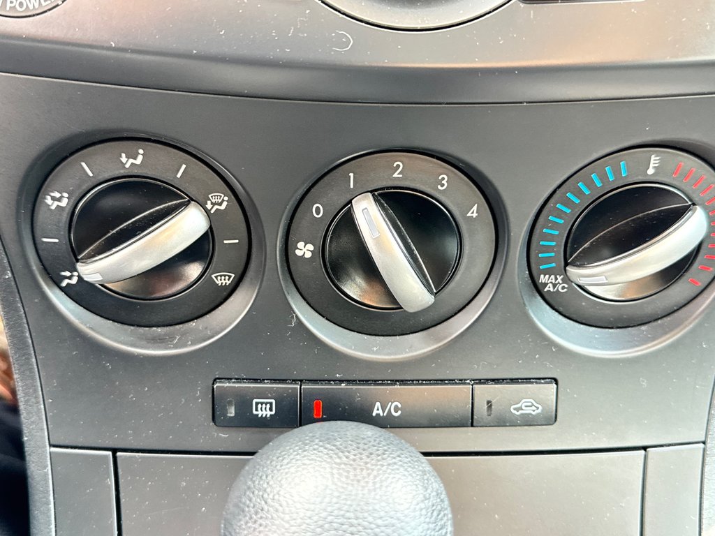 Mazda 3 GX / AUTOM / 45.000KM SEULEMENT / ÉTAT NEUF / 2013 à Thetford Mines, Québec - 34 - w1024h768px