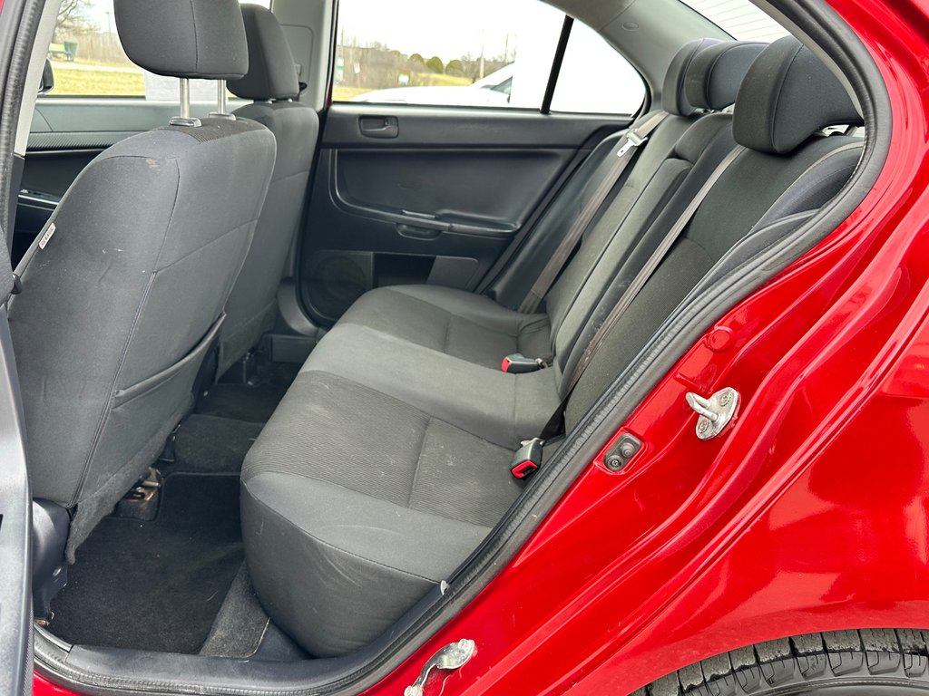 Mitsubishi Lancer MANUELLE / LIMITED / IDÉAL ÉTUDIANTS / FINANCEMENT DISPONIBLE / 2017 à Thetford Mines, Québec - 34 - w1024h768px