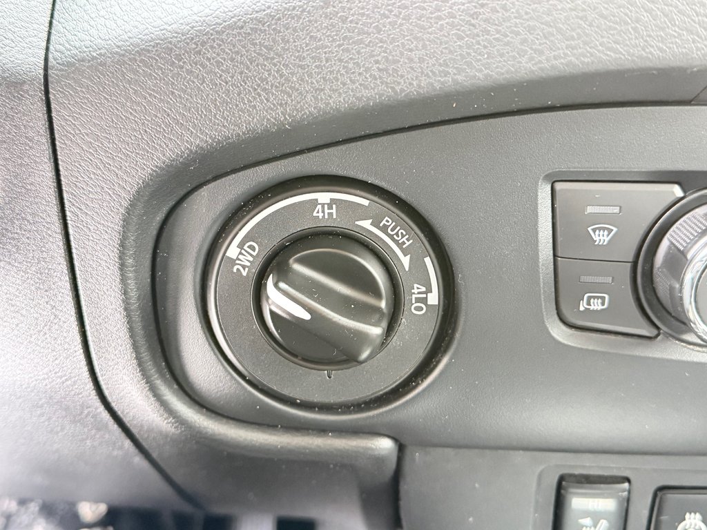 Nissan Frontier SV 4X4 / CREW CAB / TRÈS BAS KILOS / 2022 à Thetford Mines, Québec - 37 - w1024h768px