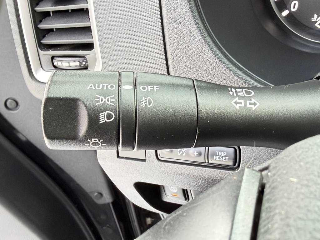 Nissan Frontier SV 4X4 / CREW CAB / TRÈS BAS KILOS / 2022 à Thetford Mines, Québec - 33 - w1024h768px