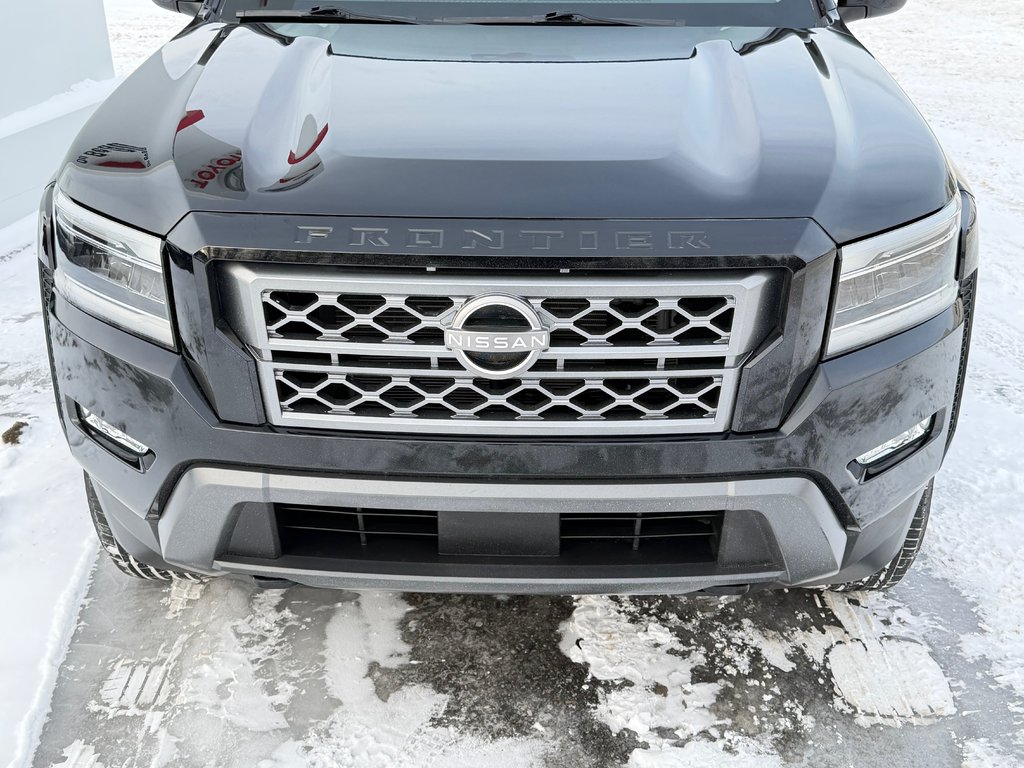 Nissan Frontier SV 4X4 / CREW CAB / TRÈS BAS KILOS / 2022 à Thetford Mines, Québec - 12 - w1024h768px