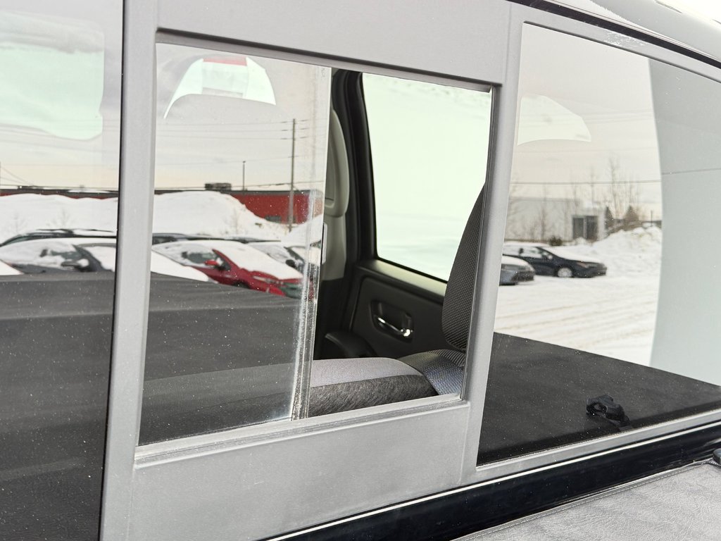 Nissan Frontier SV 4X4 / CREW CAB / TRÈS BAS KILOS / 2022 à Thetford Mines, Québec - 52 - w1024h768px