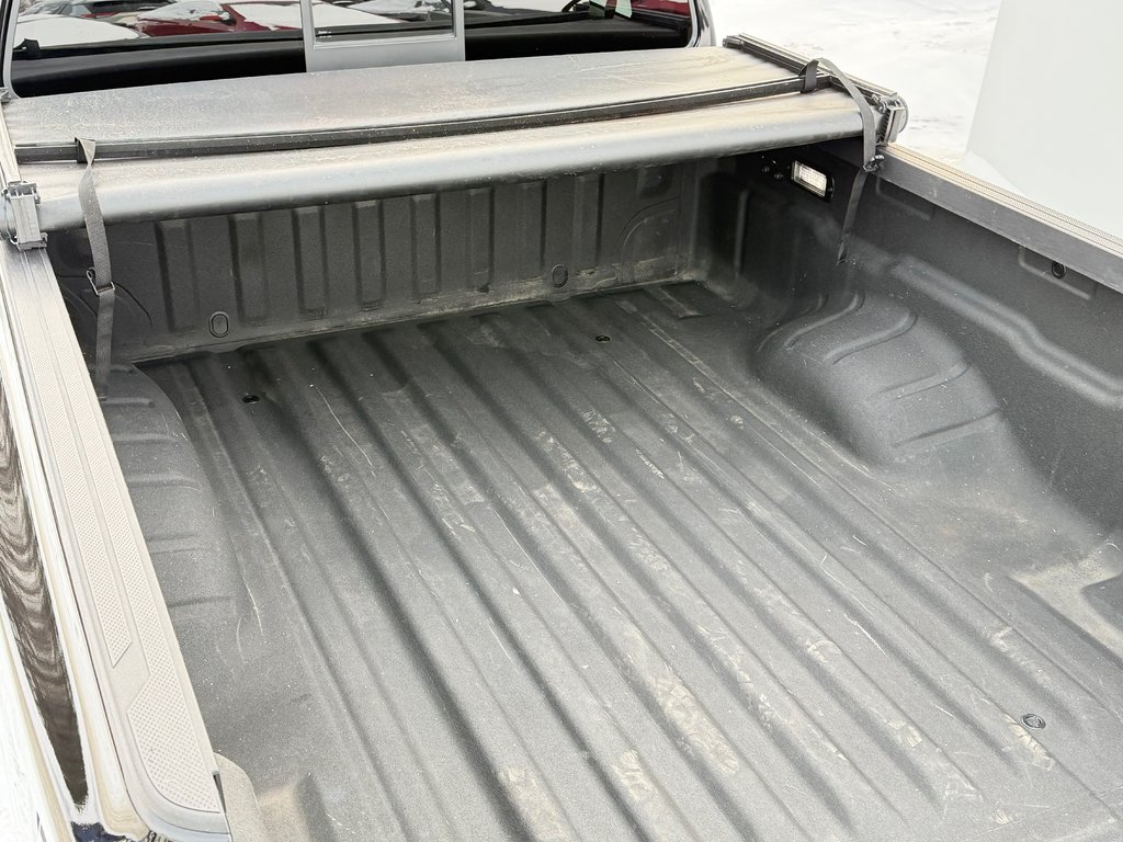 Nissan Frontier SV 4X4 / CREW CAB / TRÈS BAS KILOS / 2022 à Thetford Mines, Québec - 57 - w1024h768px