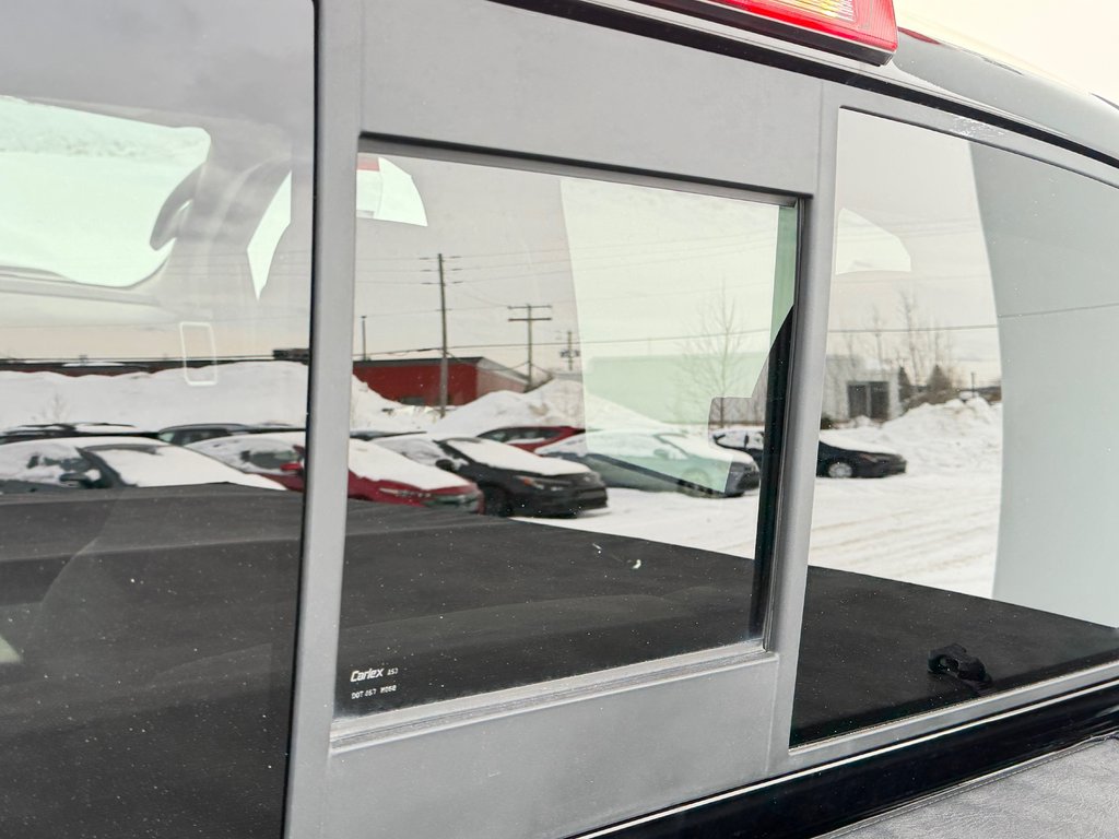 Nissan Frontier SV 4X4 / CREW CAB / TRÈS BAS KILOS / 2022 à Thetford Mines, Québec - 51 - w1024h768px