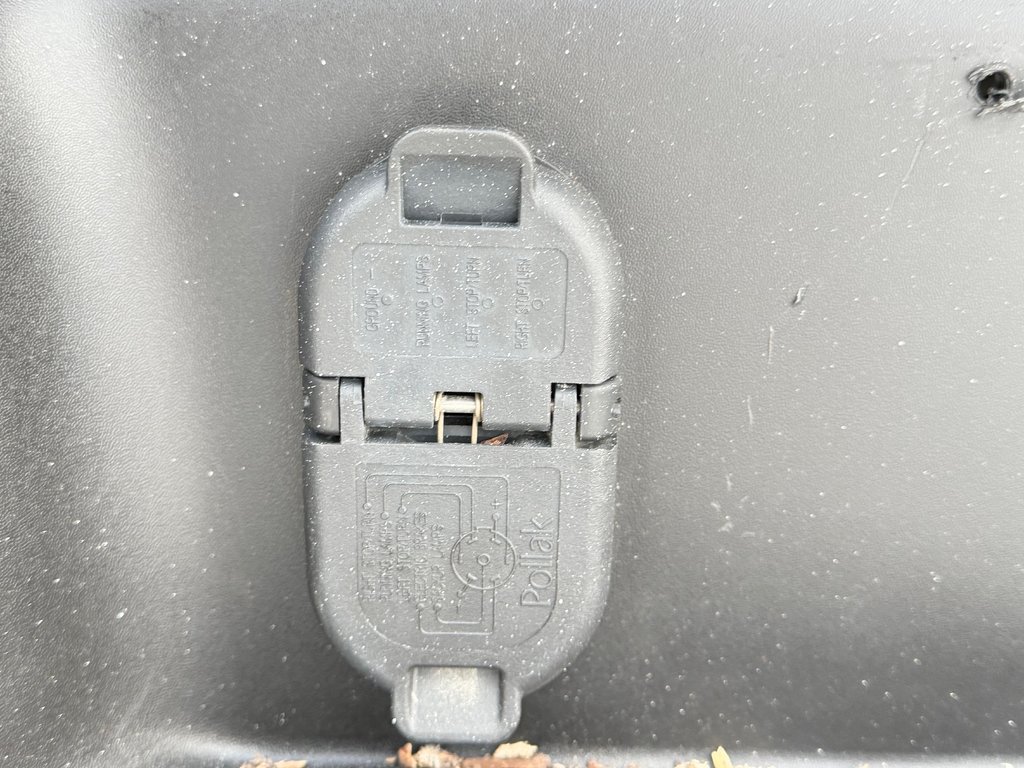 Nissan Frontier SV 4X4 / CREW CAB / TRÈS BAS KILOS / 2022 à Thetford Mines, Québec - 21 - w1024h768px