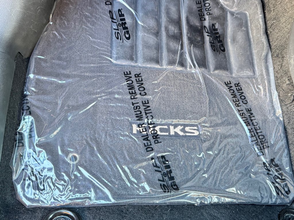 2019 Nissan Kicks SV FWD / BAS KILOS / LA MOINS CHER SUR LE MARCHÉ / in Thetford Mines, Quebec - 30 - w1024h768px