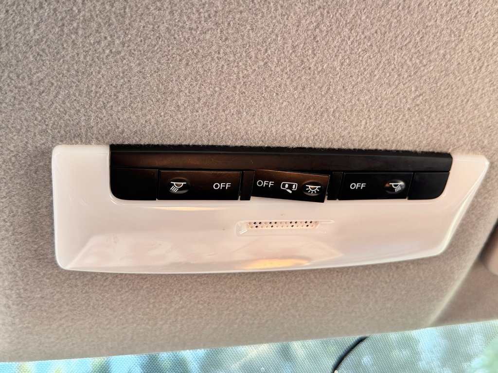 2019 Nissan Kicks SV FWD / BAS KILOS / LA MOINS CHER SUR LE MARCHÉ / in Thetford Mines, Quebec - 45 - w1024h768px