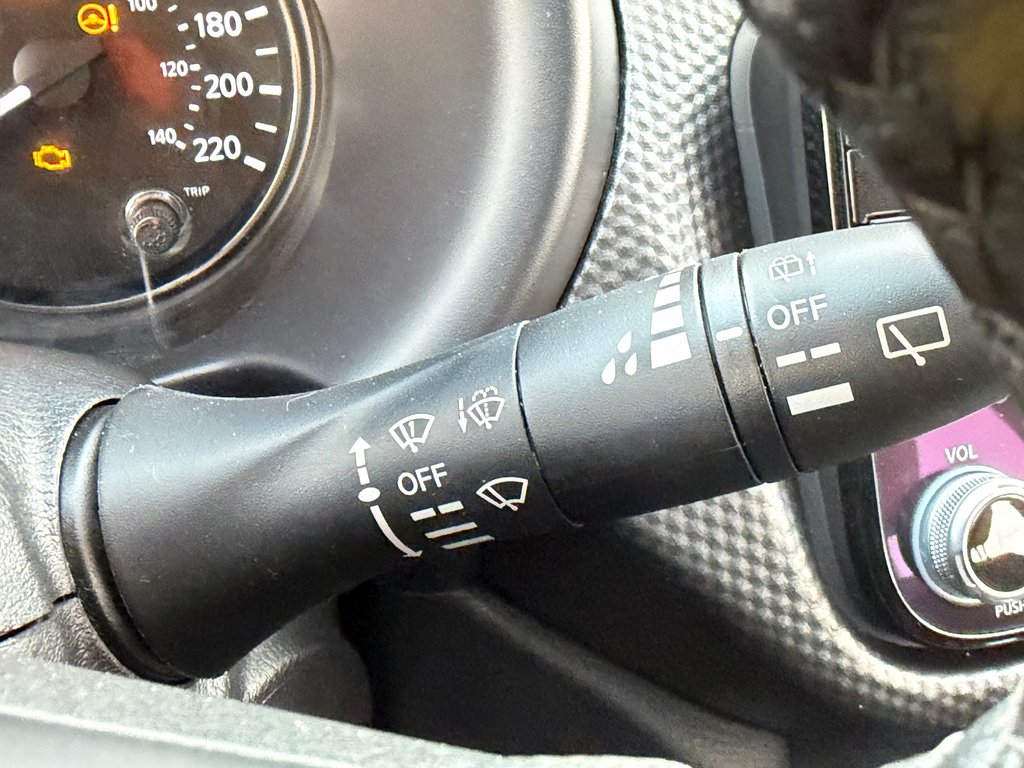 2024 Nissan Kicks SV / TRÈS BAS KILOS / PRIX IMBATTABLE / in Thetford Mines, Quebec - 32 - w1024h768px