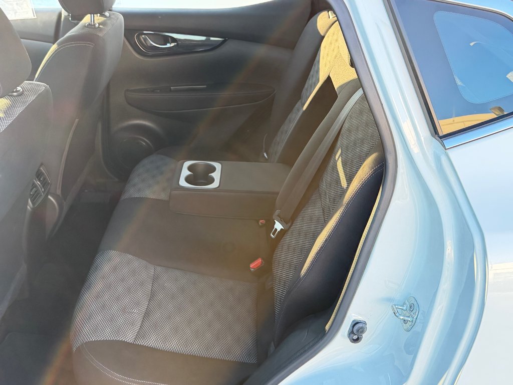 Nissan Qashqai SV AWD / BAS KILOS / AUBAINE A SAISIR !!! / 2017 à Thetford Mines, Québec - 53 - w1024h768px