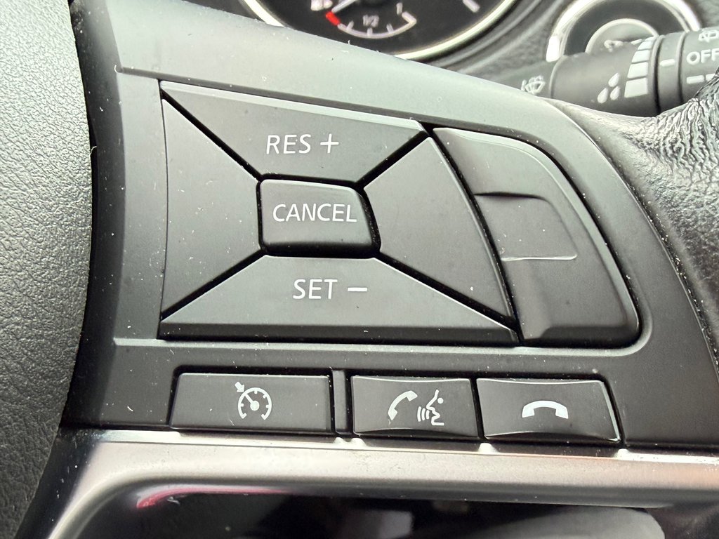2017 Nissan Qashqai SV AWD / BAS KILOS / AUBAINE A SAISIR !!! / in Thetford Mines, Quebec - 35 - w1024h768px