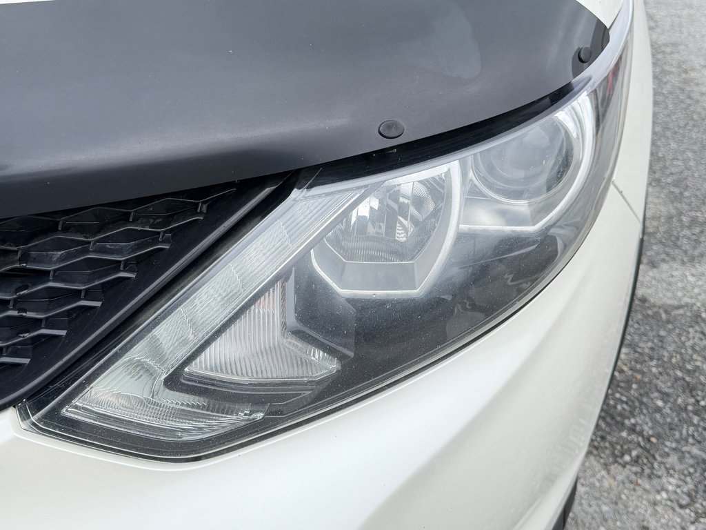 2017 Nissan Qashqai SV AWD / BAS KILOS / AUBAINE A SAISIR !!! / in Thetford Mines, Quebec - 10 - w1024h768px