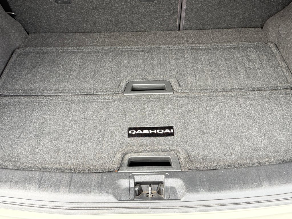 2017 Nissan Qashqai SV AWD / BAS KILOS / AUBAINE A SAISIR !!! / in Thetford Mines, Quebec - 56 - w1024h768px