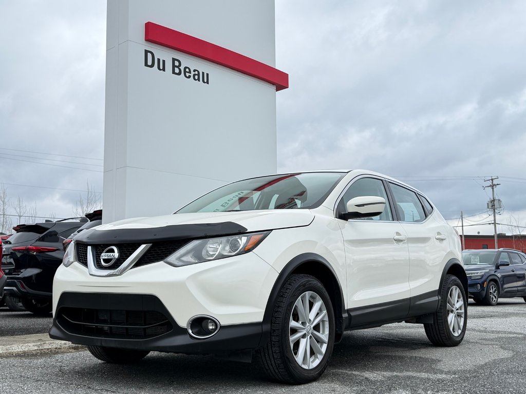 2017 Nissan Qashqai SV AWD / BAS KILOS / AUBAINE A SAISIR !!! / in Thetford Mines, Quebec - 1 - w1024h768px