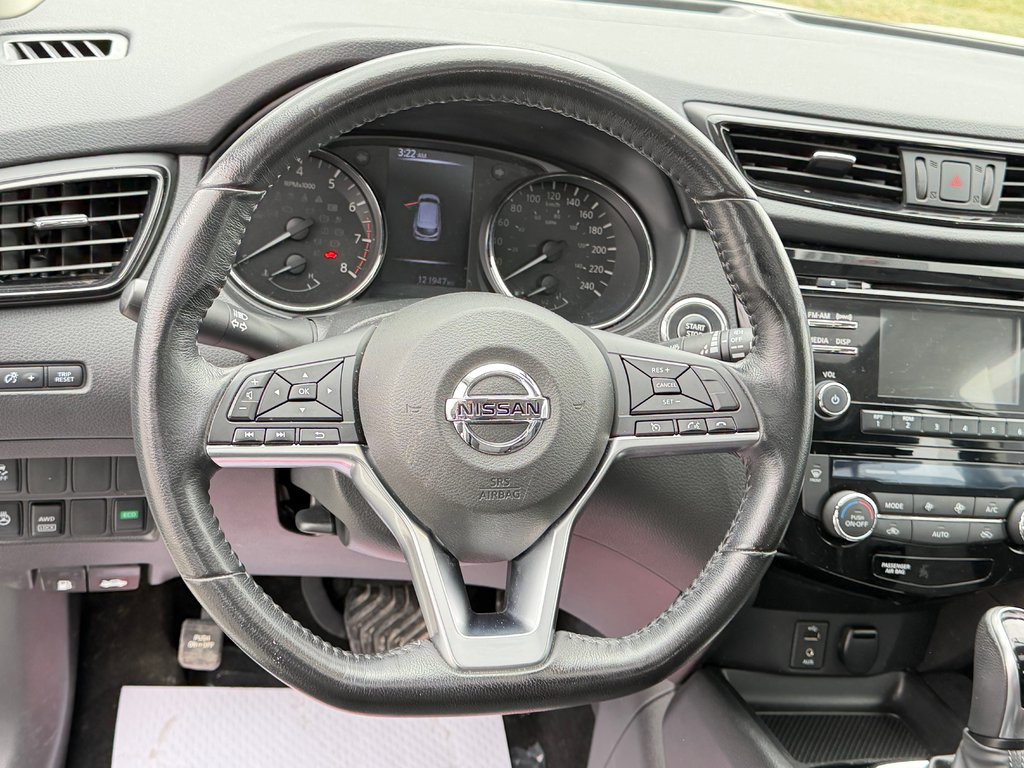 2017 Nissan Qashqai SV AWD / BAS KILOS / AUBAINE A SAISIR !!! / in Thetford Mines, Quebec - 32 - w1024h768px