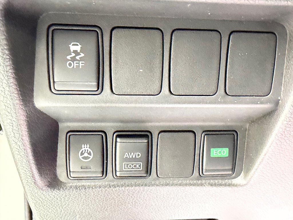 2017 Nissan Qashqai SV AWD / BAS KILOS / AUBAINE A SAISIR !!! / in Thetford Mines, Quebec - 31 - w1024h768px