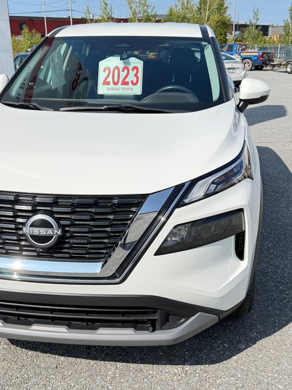 Nissan Rogue S FWD / TRÈS BAS KILOS / DEAL A SAISIR !!! / 2023 à Thetford Mines, Québec - 9 - w1024h768px