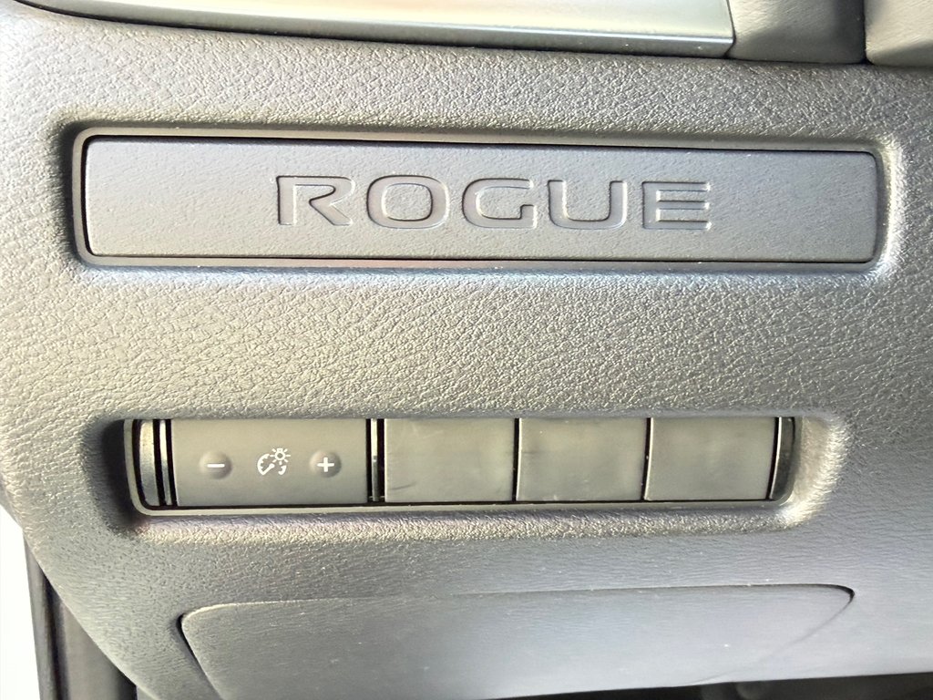Nissan Rogue S FWD / TRÈS BAS KILOS / DEAL A SAISIR !!! / 2023 à Thetford Mines, Québec - 30 - w1024h768px
