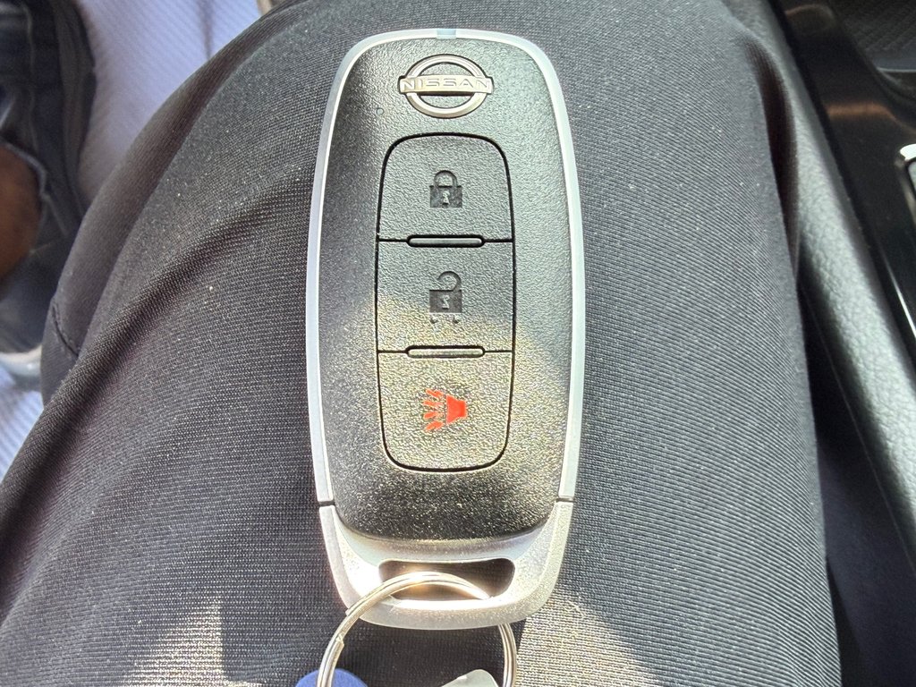 Nissan Rogue S FWD / TRÈS BAS KILOS / DEAL A SAISIR !!! / 2023 à Thetford Mines, Québec - 50 - w1024h768px