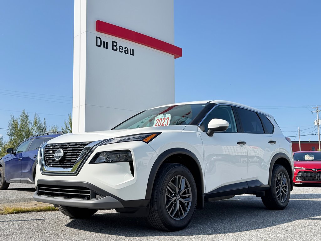 Nissan Rogue S FWD / TRÈS BAS KILOS / DEAL A SAISIR !!! / 2023 à Thetford Mines, Québec - 1 - w1024h768px