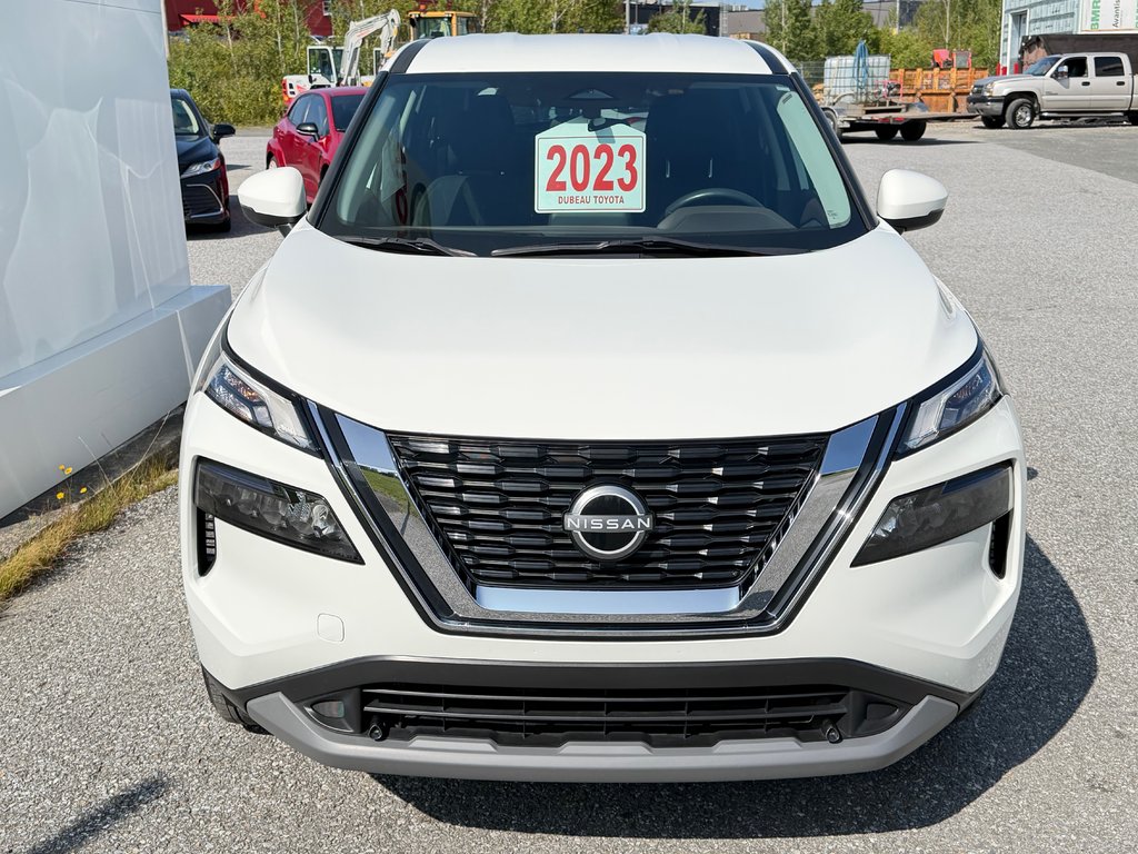 Nissan Rogue S FWD / TRÈS BAS KILOS / DEAL A SAISIR !!! / 2023 à Thetford Mines, Québec - 2 - w1024h768px