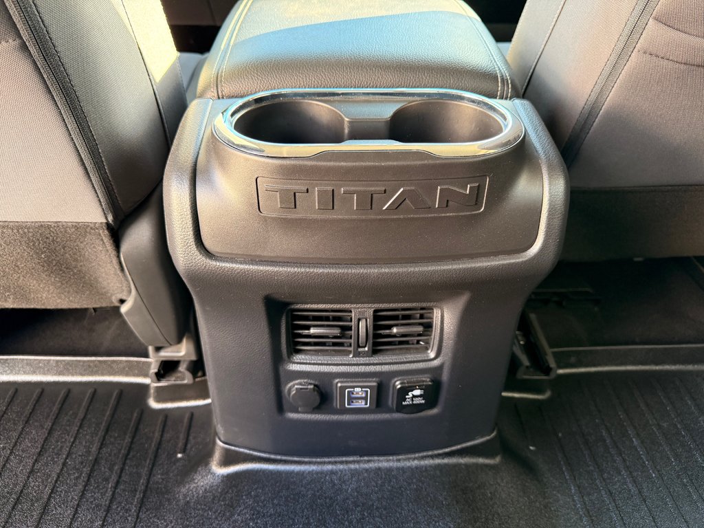 Nissan Titan SV 4X4 / V8 / SEULEMENT 60 976 km / IMPECCABLE / 1 SEUL PROPRIÉTAIRE 2020 à Thetford Mines, Québec - 51 - w1024h768px