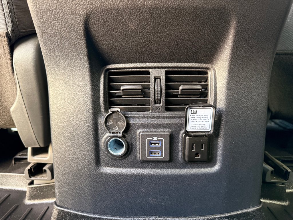 Nissan Titan SV 4X4 / V8 / SEULEMENT 60 976 km / IMPECCABLE / 1 SEUL PROPRIÉTAIRE 2020 à Thetford Mines, Québec - 52 - w1024h768px