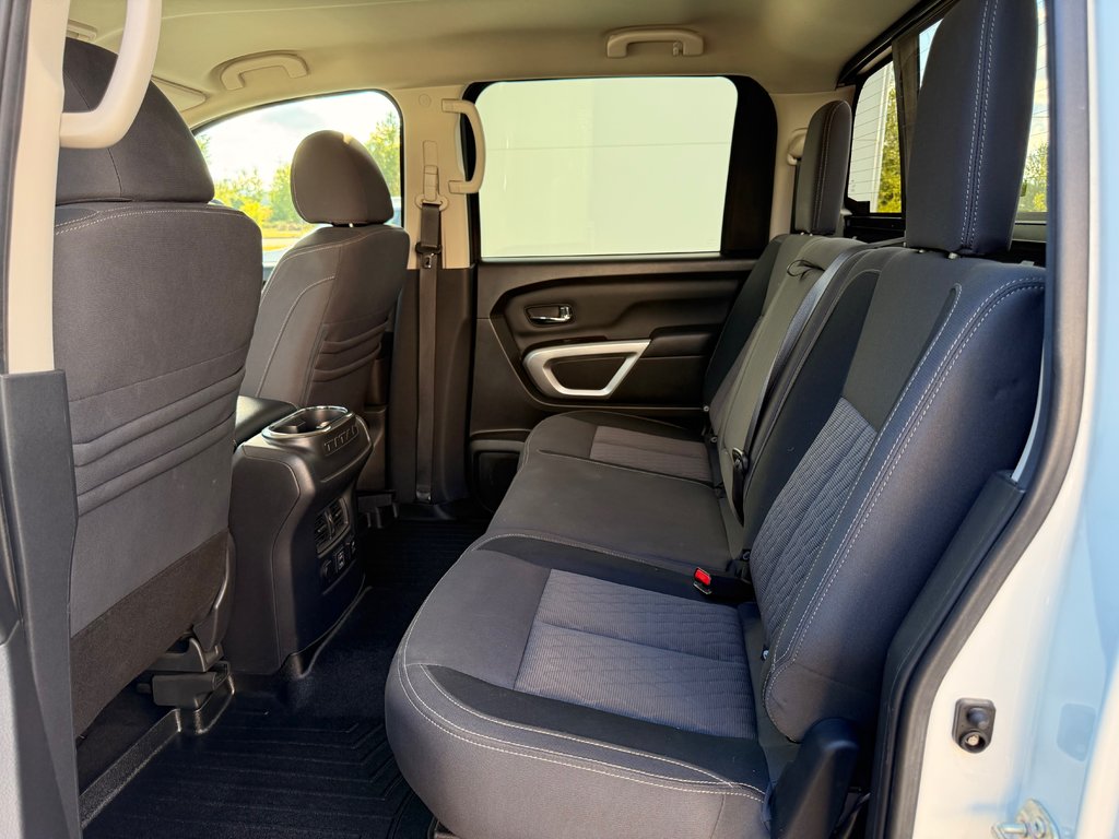 Nissan Titan SV 4X4 / V8 / SEULEMENT 60 976 km / IMPECCABLE / 1 SEUL PROPRIÉTAIRE 2020 à Thetford Mines, Québec - 49 - w1024h768px