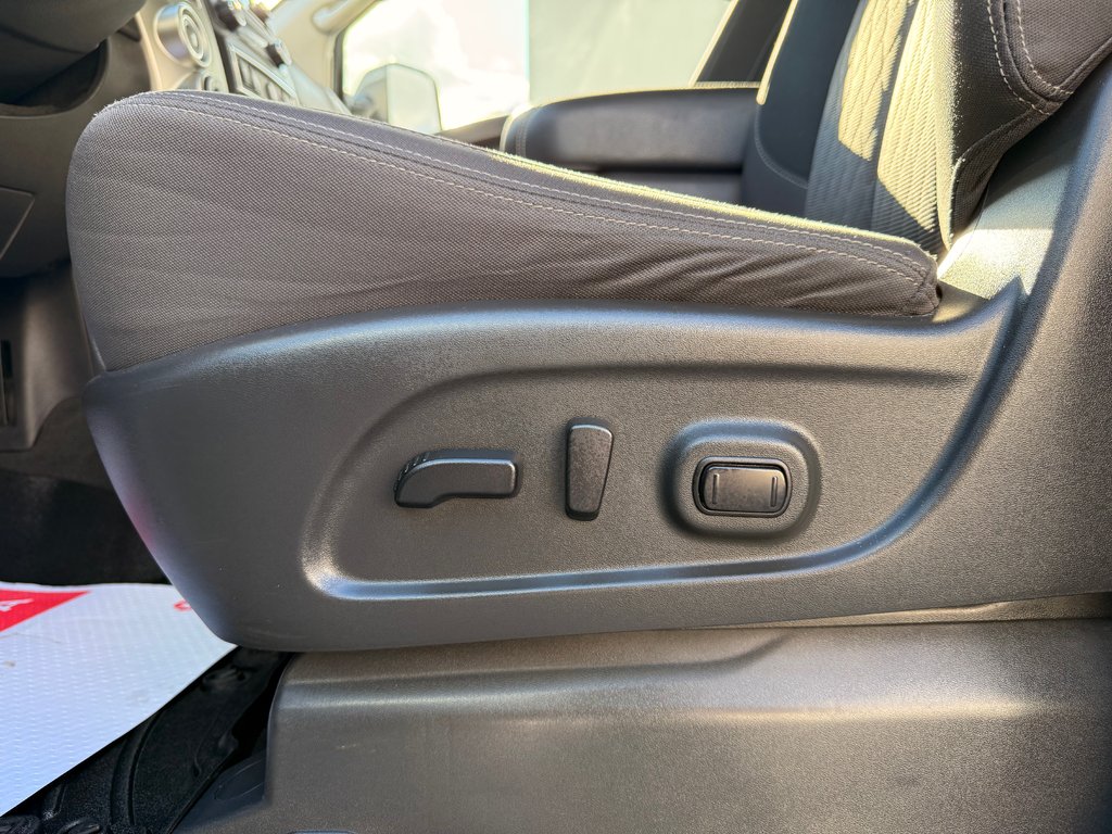 Nissan Titan SV 4X4 / V8 / SEULEMENT 60 976 km / IMPECCABLE / 1 SEUL PROPRIÉTAIRE 2020 à Thetford Mines, Québec - 26 - w1024h768px