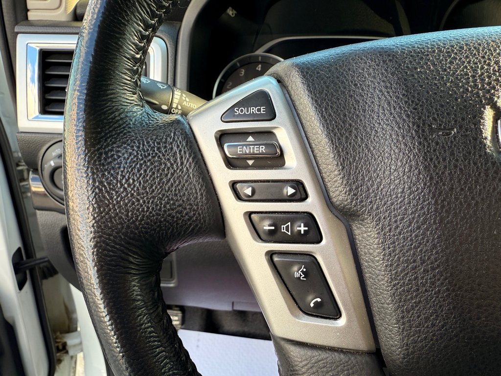 Nissan Titan SV 4X4 / V8 / SEULEMENT 60 976 km / IMPECCABLE / 1 SEUL PROPRIÉTAIRE 2020 à Thetford Mines, Québec - 32 - w1024h768px