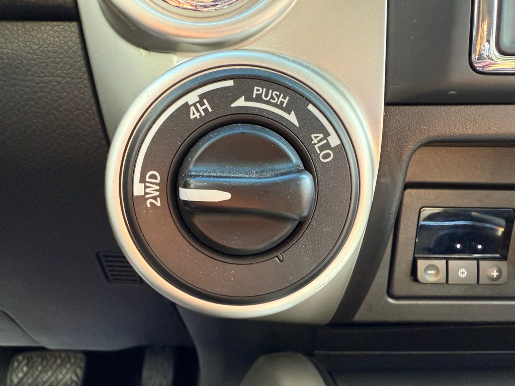 Nissan Titan SV 4X4 / V8 / SEULEMENT 60 976 km / IMPECCABLE / 1 SEUL PROPRIÉTAIRE 2020 à Thetford Mines, Québec - 38 - w1024h768px