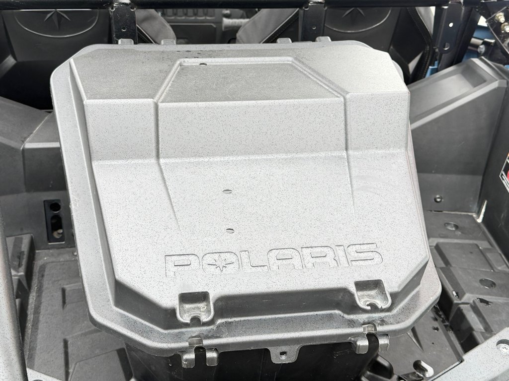 Polaris RZR 9OO TRAIL 2.000$ AJOUTS / TOIT * DEMI-VITRE * BIDON ESSENCE * COFFRE ARR  / 2025 à Thetford Mines, Québec - 20 - w1024h768px