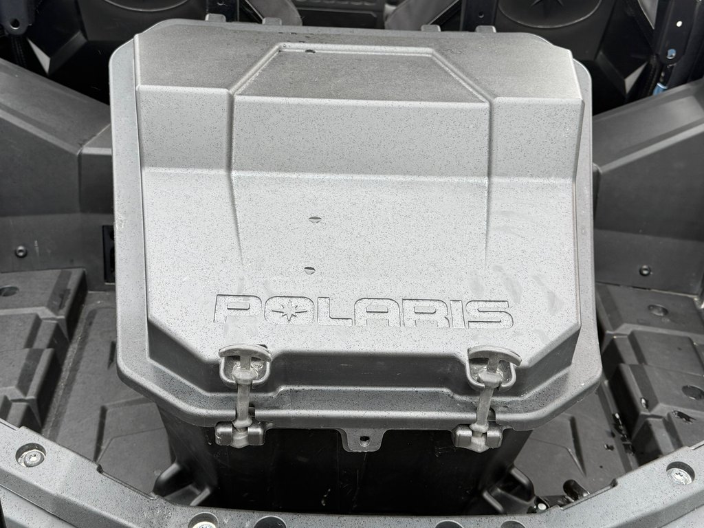 Polaris RZR 9OO TRAIL 2.000$ AJOUTS / TOIT * DEMI-VITRE * BIDON ESSENCE * COFFRE ARR  / 2025 à Thetford Mines, Québec - 32 - w1024h768px
