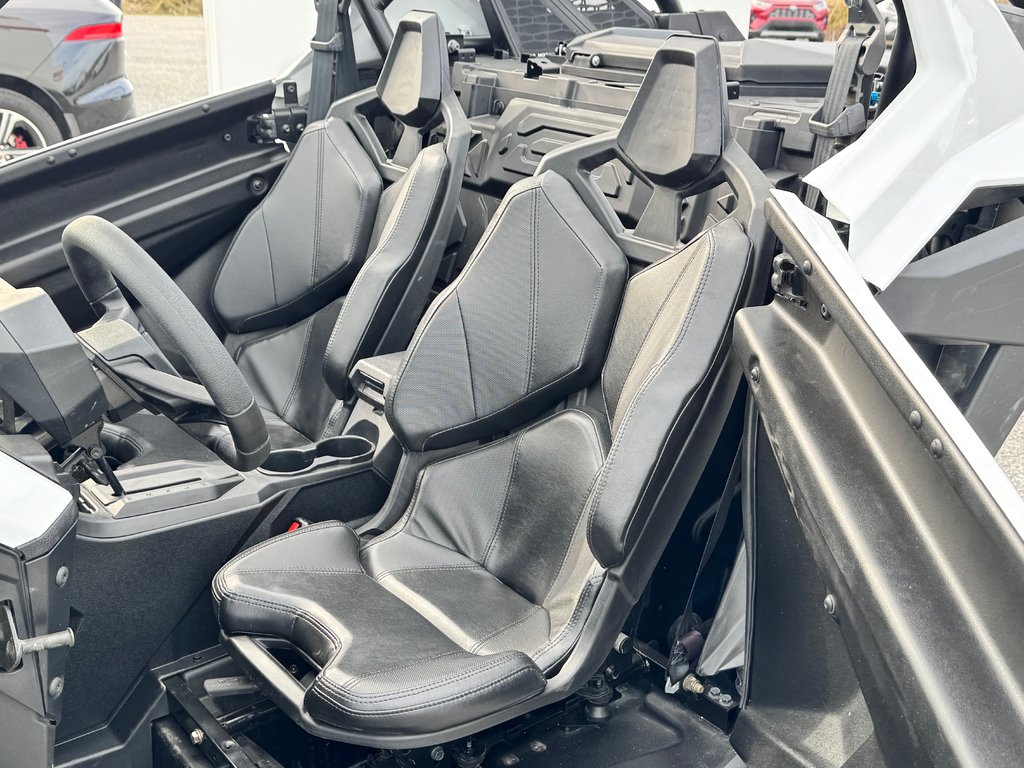 Polaris RZR PRO XP SPORT PORTES FERMÉS / PARE-BRISE COMPLET / GARANTIE PROLONGÉE 2027 * 88,07$/sem TOUT INCLUS !!!! 2022 à Thetford Mines, Québec - 24 - w1024h768px