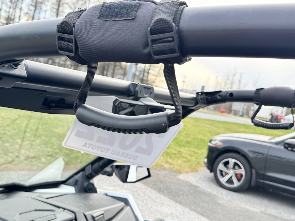 Polaris RZR PRO XP SPORT PORTES FERMÉS / PARE-BRISE COMPLET / GARANTIE PROLONGÉE 2027 * 88,07$/sem TOUT INCLUS !!!! 2022 à Thetford Mines, Québec - 28 - w1024h768px