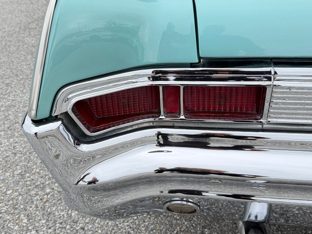 Pontiac PARISIENNE CONVERTIBLE / TOIT ELEC. / MOTEUR V8 283 1965 à Thetford Mines, Québec - 20 - w1024h768px