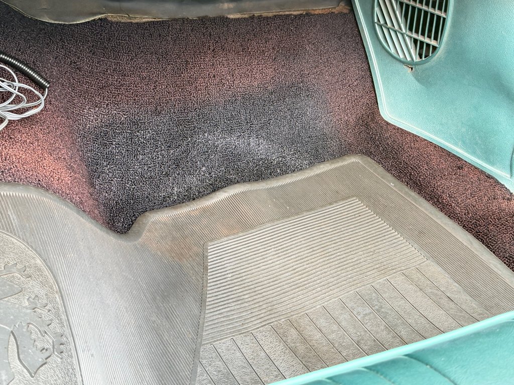 Pontiac PARISIENNE CONVERTIBLE / TOIT ELEC. / MOTEUR V8 283 1965 à Thetford Mines, Québec - 48 - w1024h768px