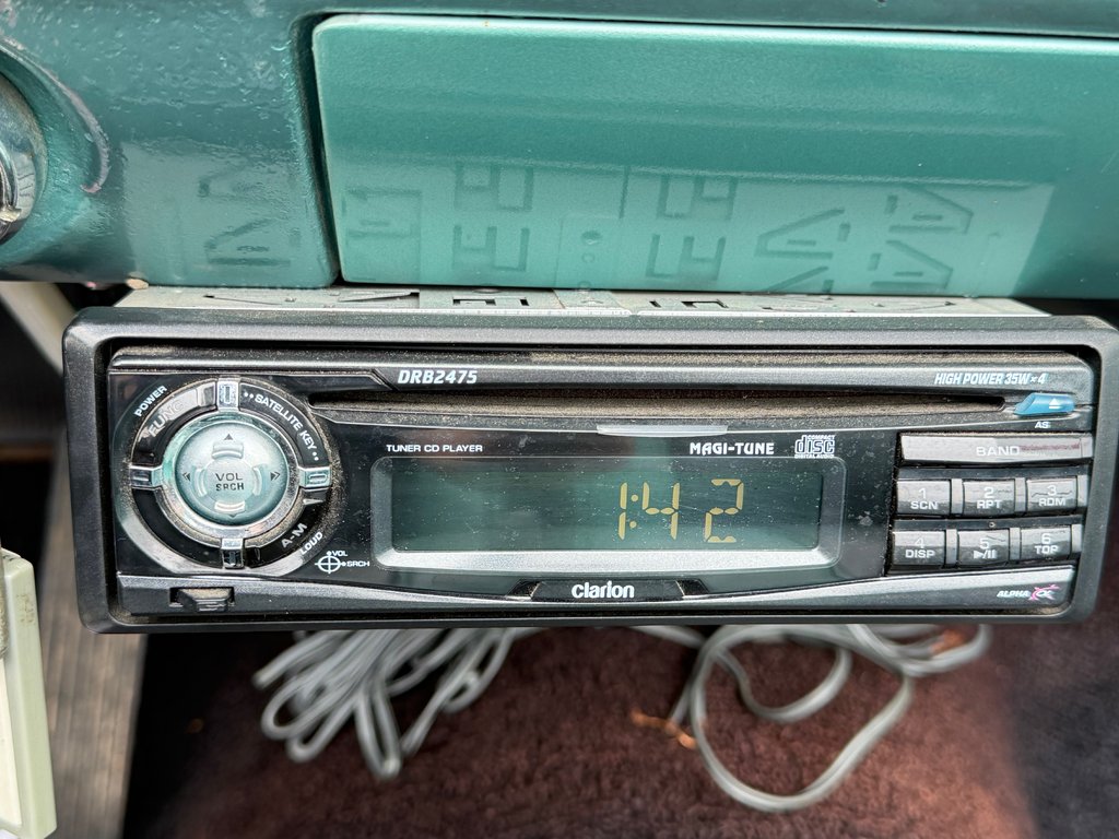 Pontiac PARISIENNE CONVERTIBLE / TOIT ELEC. / MOTEUR V8 283 1965 à Thetford Mines, Québec - 46 - w1024h768px