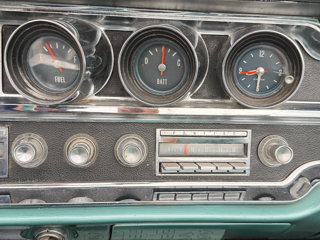 Pontiac PARISIENNE CONVERTIBLE / TOIT ELEC. / MOTEUR V8 283 1965 à Thetford Mines, Québec - 45 - w1024h768px