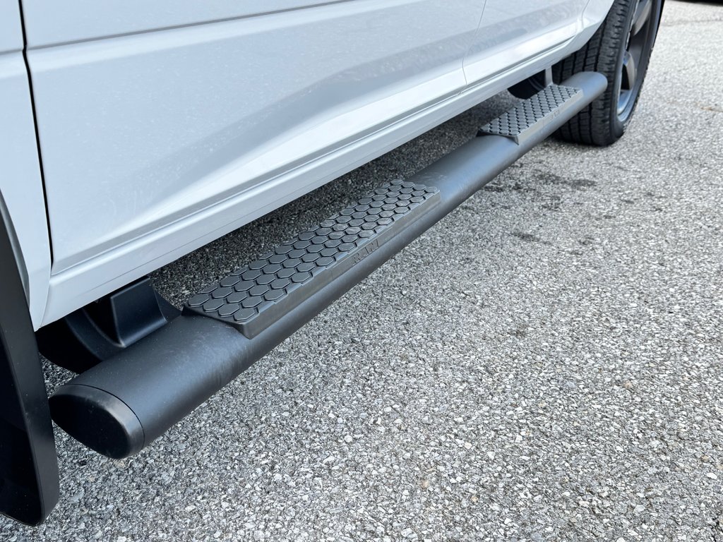 2021 Ram 1500 Classic TRADESMAN 4X4 5.7 / TRÈS BAS KILOS 45.500KM WOW / in Thetford Mines, Quebec - 21 - w1024h768px