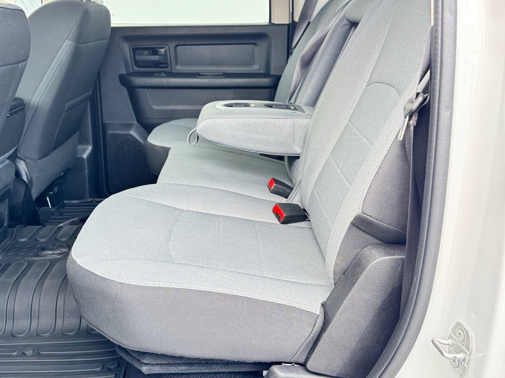 2021 Ram 1500 Classic TRADESMAN 4X4 5.7 / TRÈS BAS KILOS 45.500KM WOW / in Thetford Mines, Quebec - 64 - w1024h768px