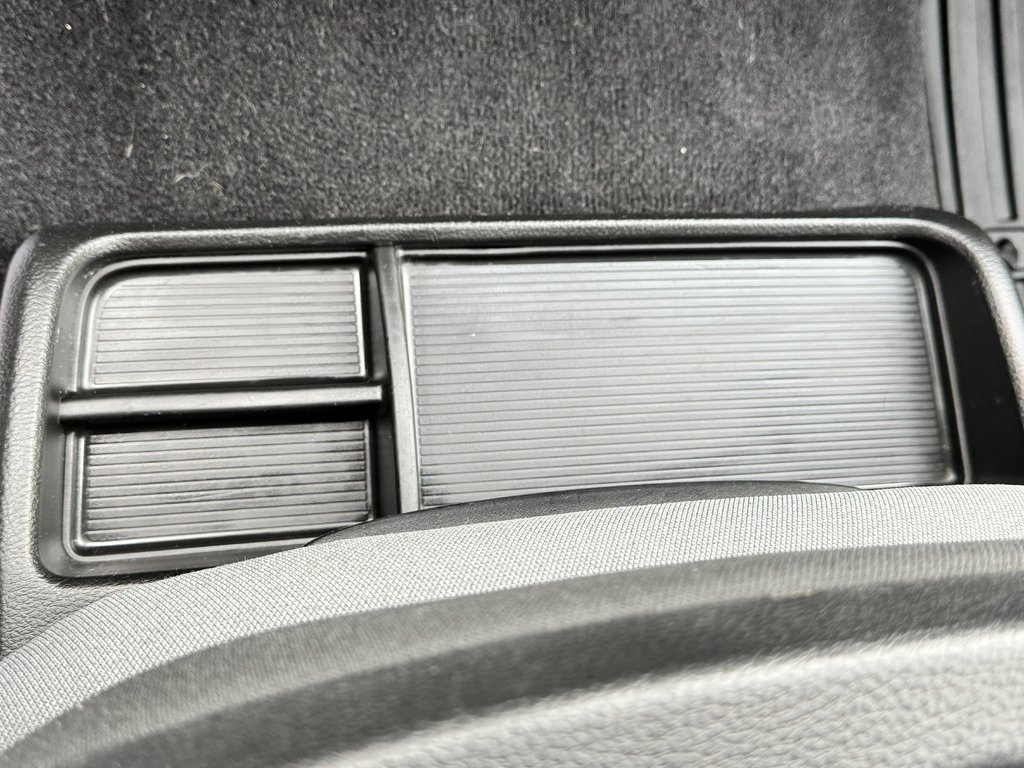 2021 Ram 1500 Classic TRADESMAN 4X4 5.7 / TRÈS BAS KILOS 45.500KM WOW / in Thetford Mines, Quebec - 52 - w1024h768px
