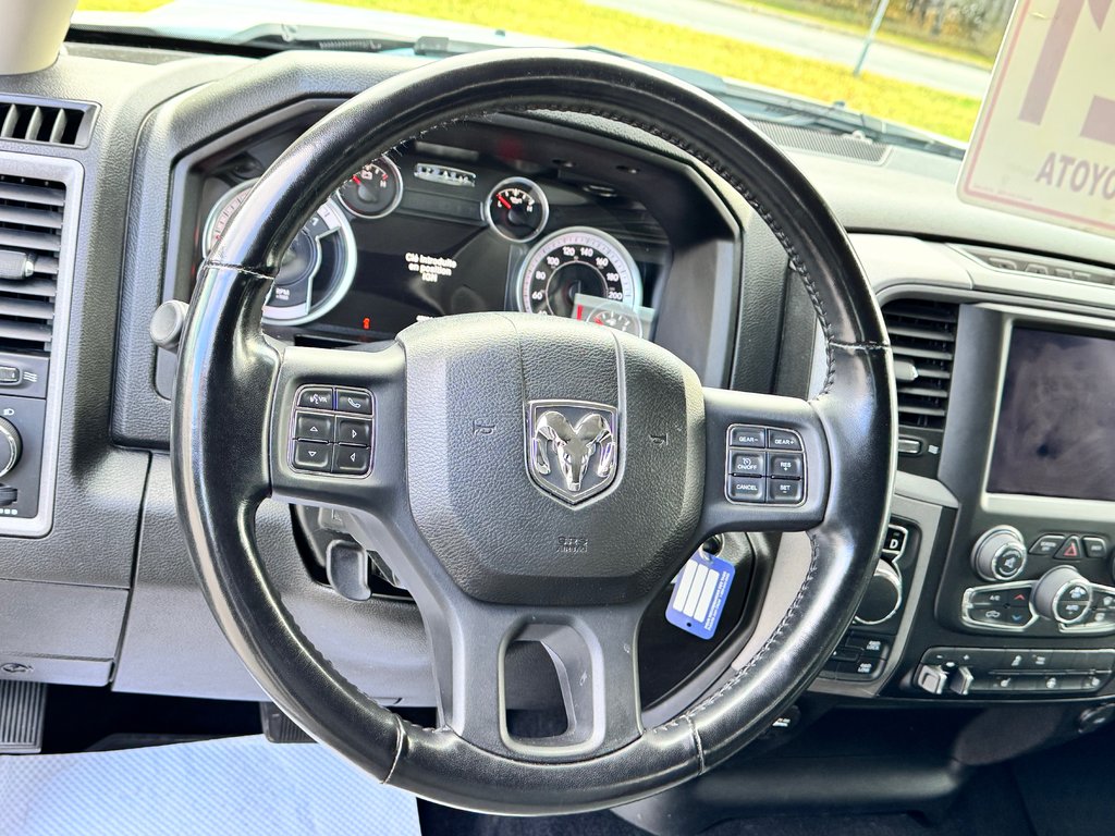 2021 Ram 1500 Classic TRADESMAN 4X4 5.7 / TRÈS BAS KILOS 45.500KM WOW / in Thetford Mines, Quebec - 38 - w1024h768px