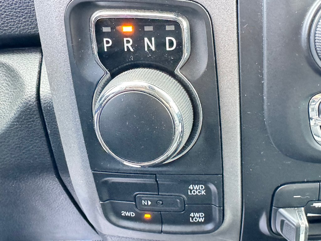 2021 Ram 1500 Classic TRADESMAN 4X4 5.7 / TRÈS BAS KILOS 45.500KM WOW / in Thetford Mines, Quebec - 46 - w1024h768px