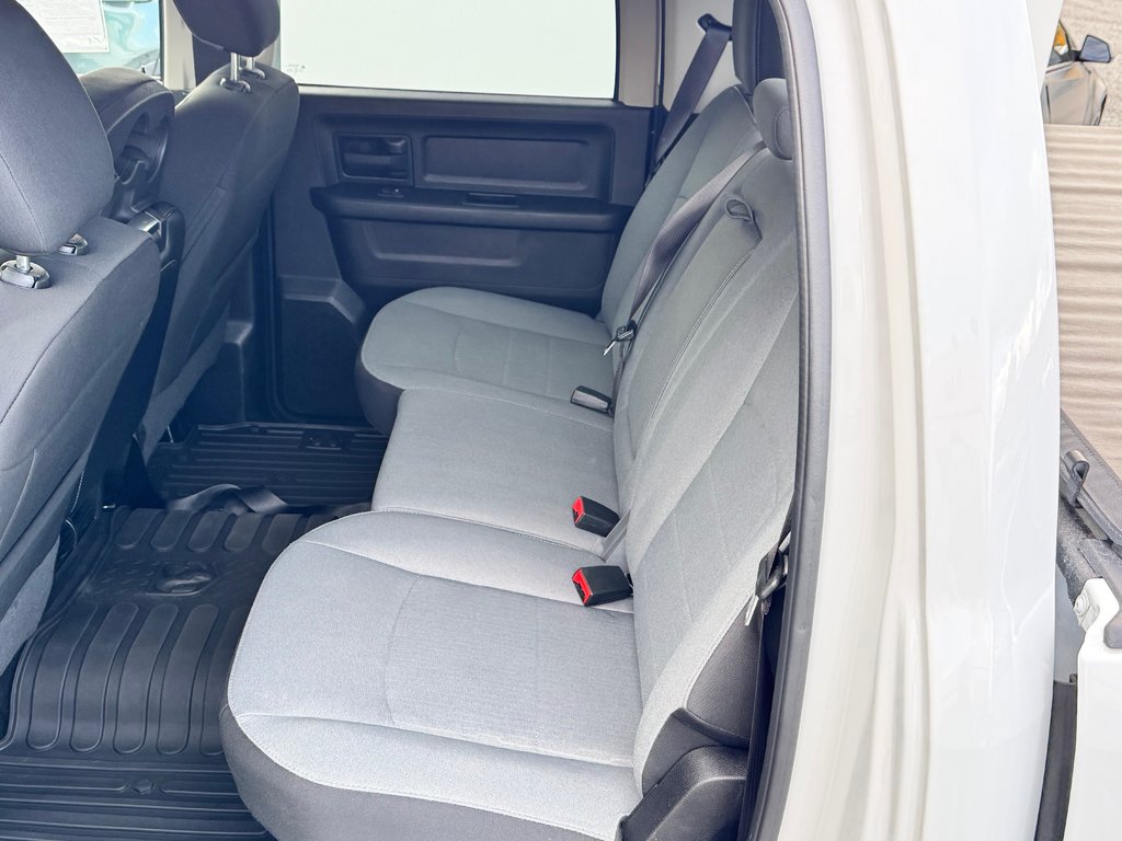 2021 Ram 1500 Classic TRADESMAN 4X4 5.7 / TRÈS BAS KILOS 45.500KM WOW / in Thetford Mines, Quebec - 62 - w1024h768px
